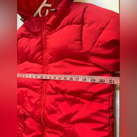 NWOT ONLY Red warm zip-up puffer jacket with a hood M - Picture 4 of 10